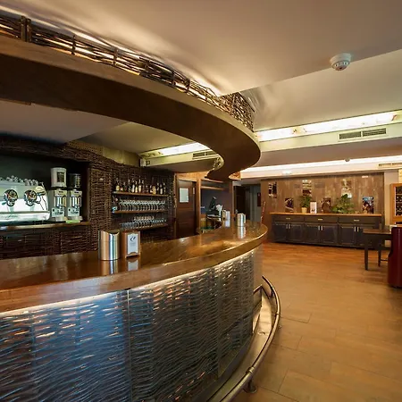 Restaurante Canzana 3* بولا دي لافيانا