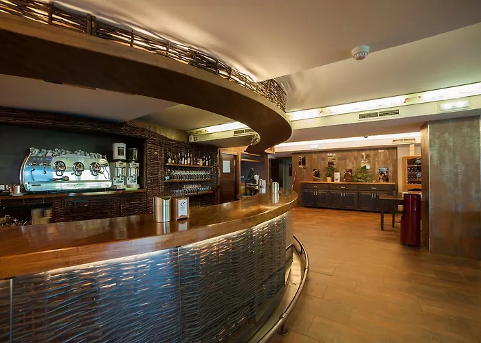 Restaurante Canzana 3* بولا دي لافيانا